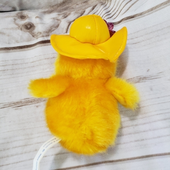 Wishpets Rain Drops Yellow Duck Chick With Rain Hat Squeaker 5 Inch Plush 2003 - Picture 5 of 8